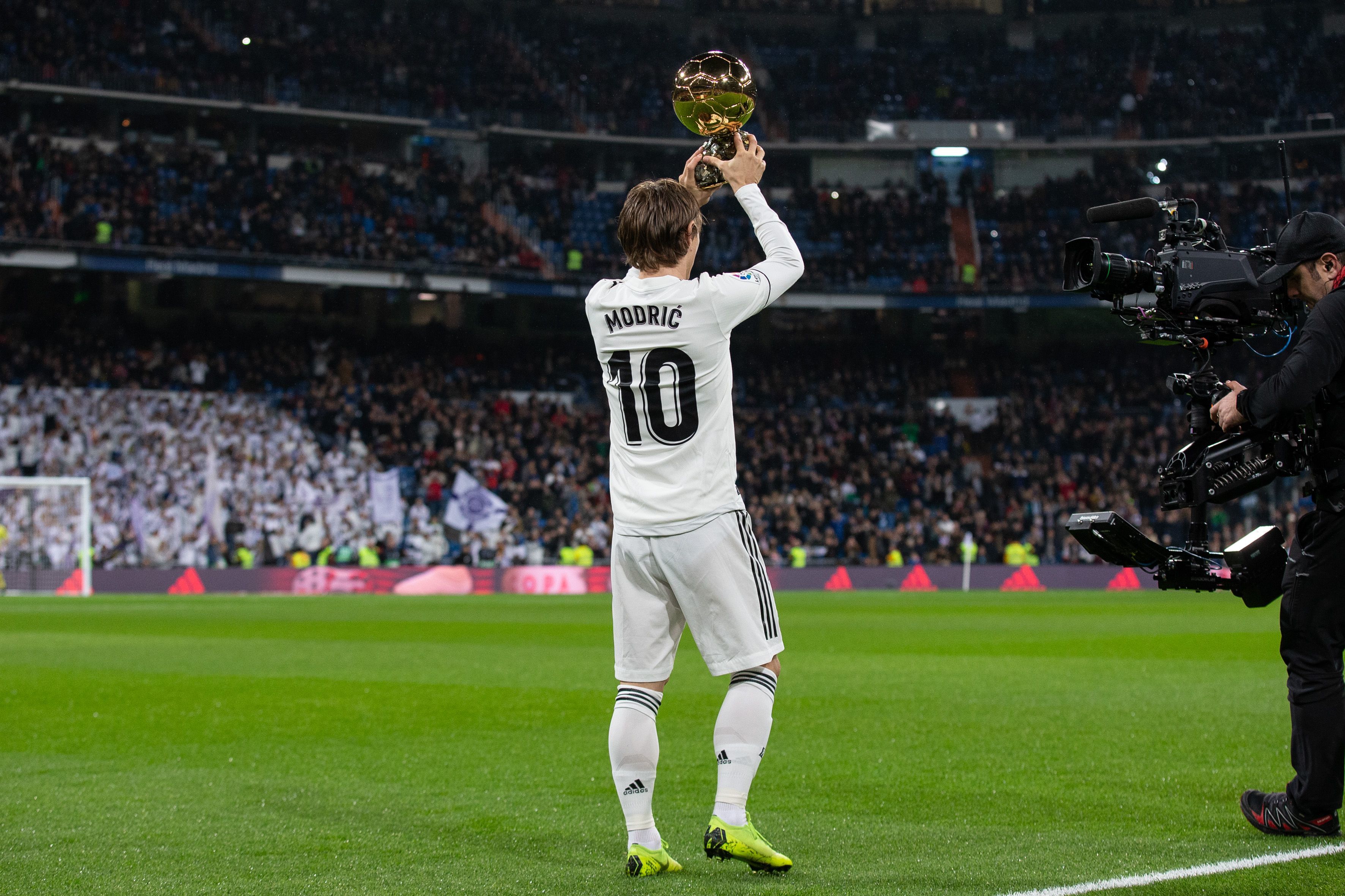 [图]恩佐绝平赖因德斯破门格瓦伤退 曼城1-1切尔西